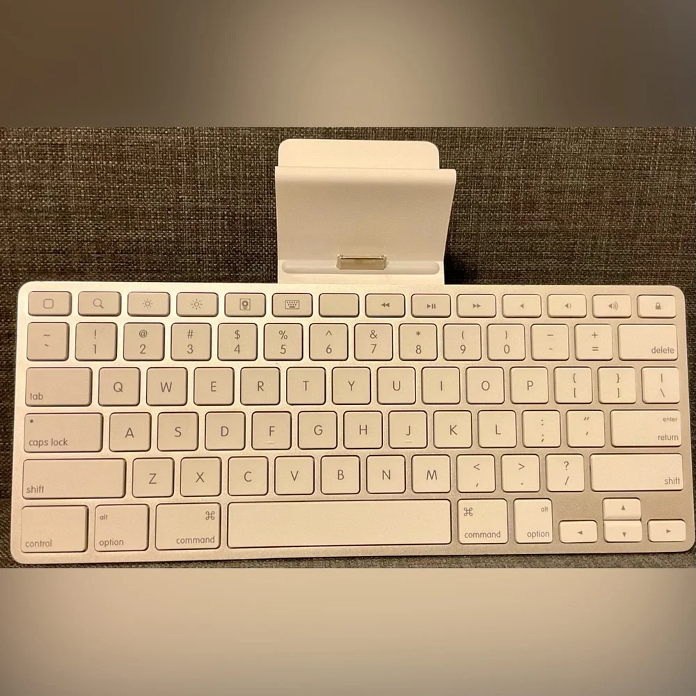 Apple Keyboard Model A 1359 IPad Keyboard Dock (note wider charging port)